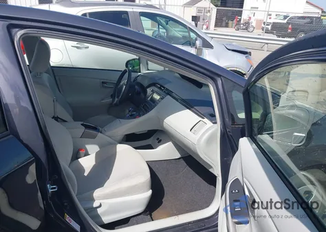 2014 Toyota Prius Three z USA, uszkodzony, nr VIN JTDKN3DU6E0364911